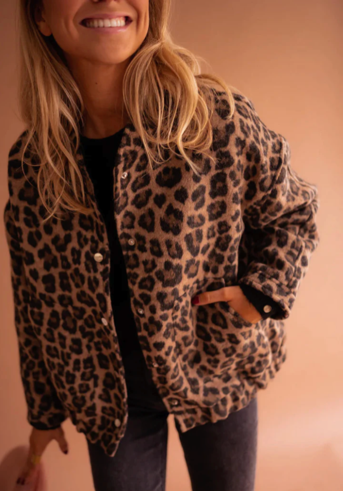 Leona | La Chaqueta Bombardier Leopardo