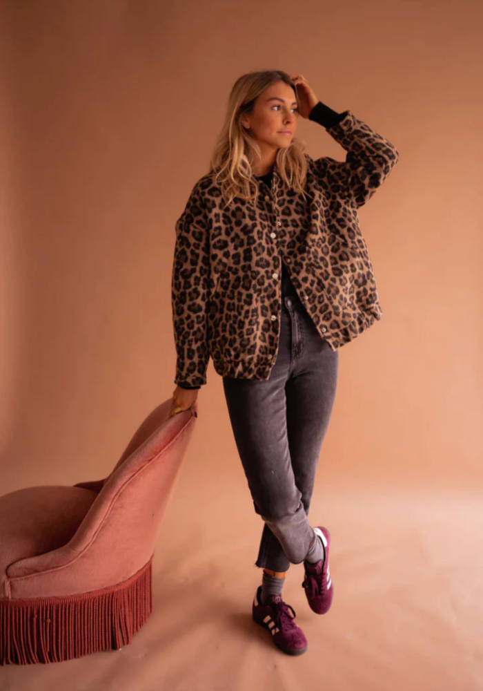 Leona | La Chaqueta Bombardier Leopardo