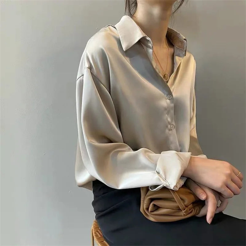 Blusa Elodie I de seda estilizada