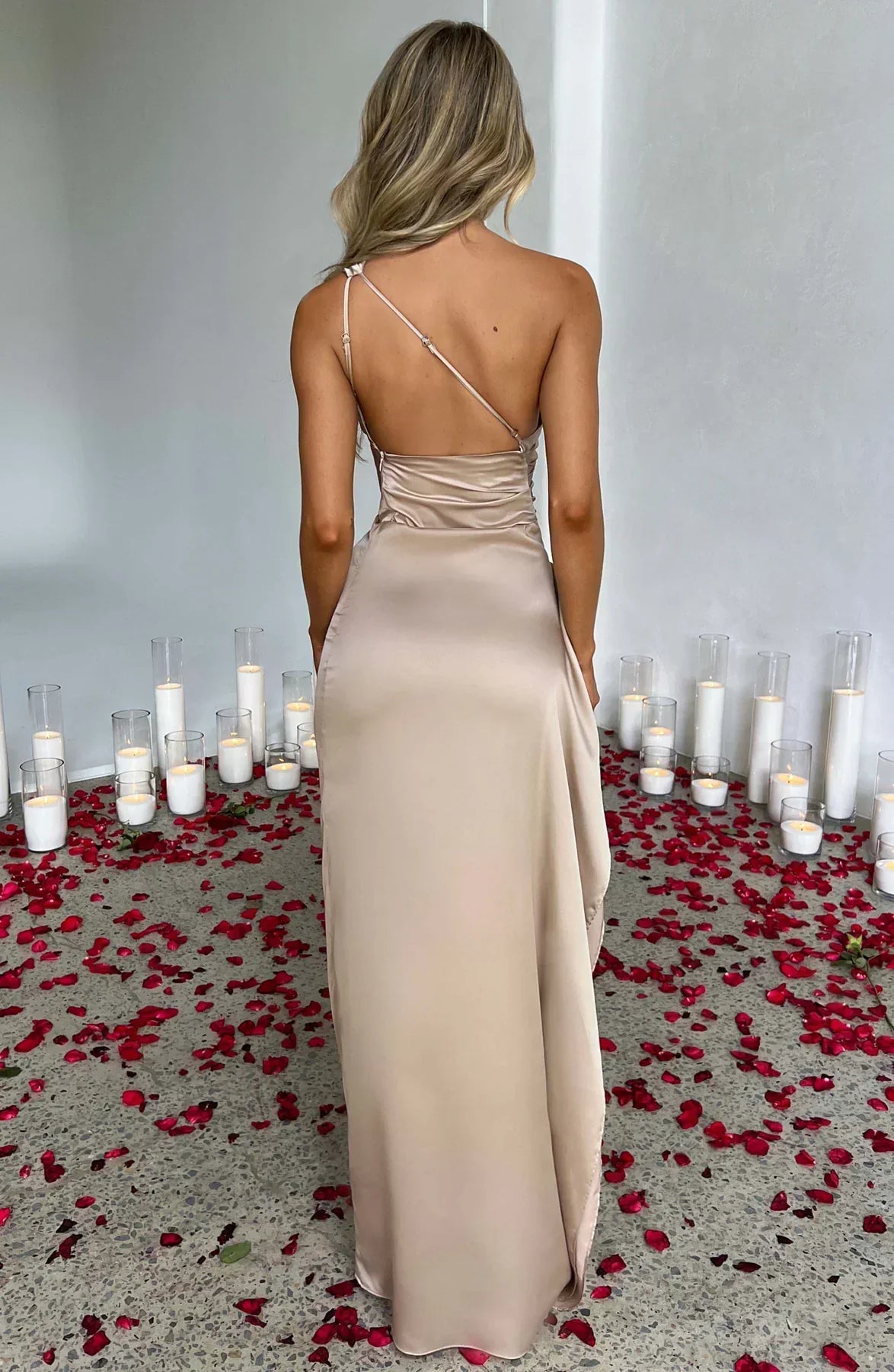 Luxurious Apparel Ariel