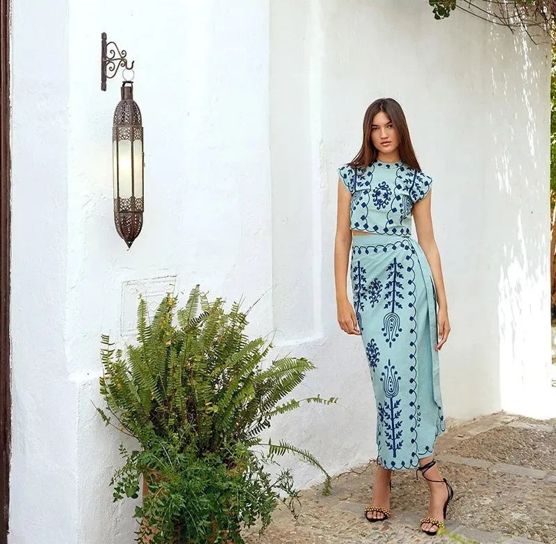 Conjunto Sara – Estampado Chic de Top y Falda